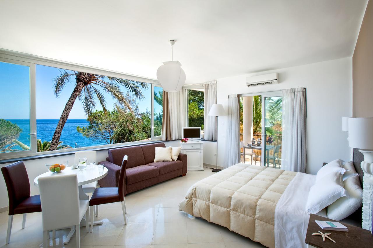 Aparthotel Oasis 4*